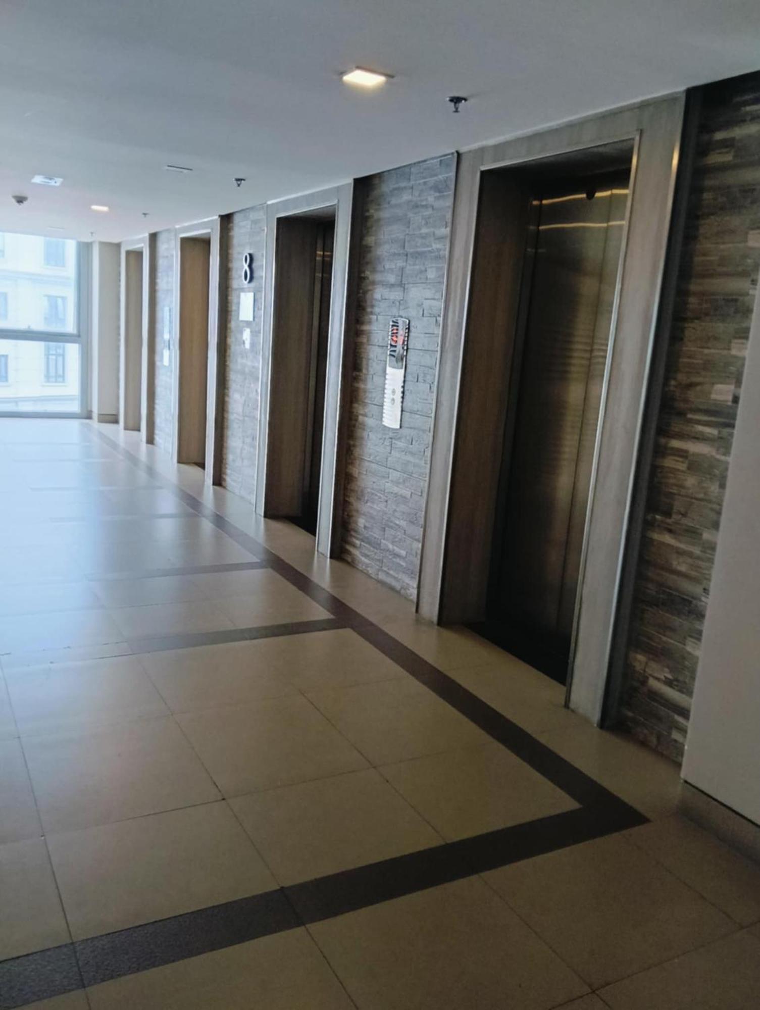 81 Newport Boulevard Cluster 4 - 8F Across Naia Airport, Terminal 3 帕赛 外观 照片
